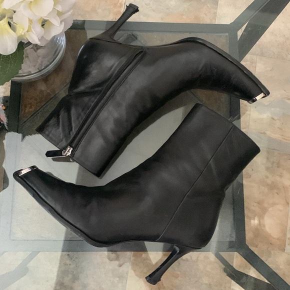 CALVIN KLEIN 205W39NYC Wilamiona Metal Trimmed Heeled Boots - Picture 3 of 13